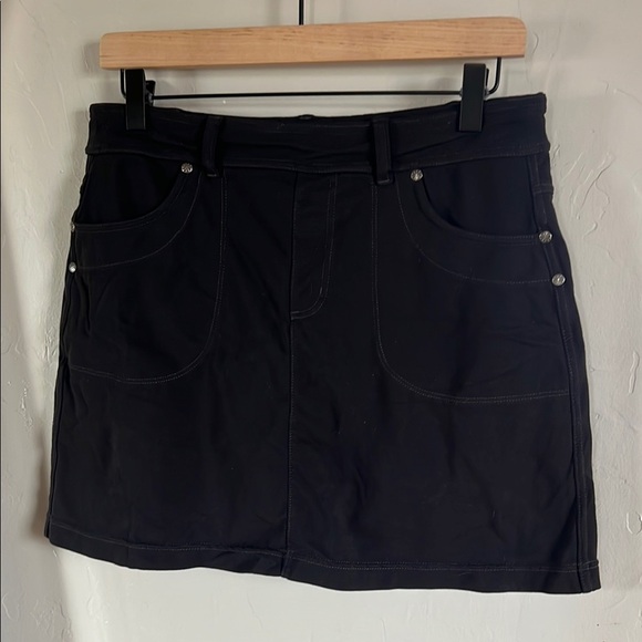 Athleta Black skirt with built in tights - Picture 1 of 4